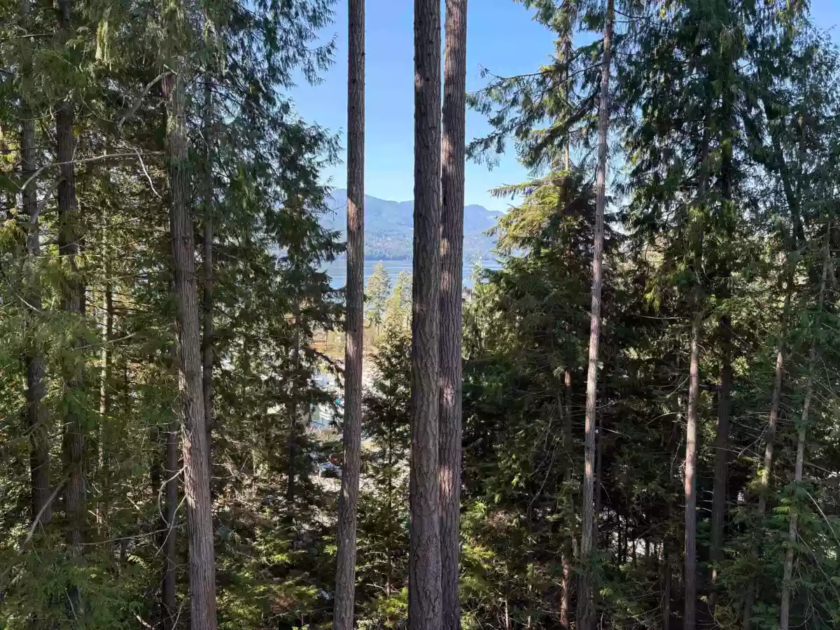 Primary Bedroom Photo of 5790 Tillicum Bay Road, Sechelt, BC