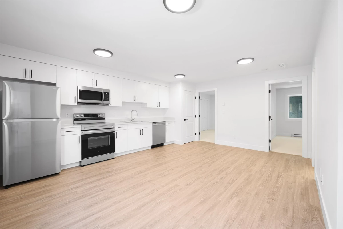 Front Yard Photo of 338 W 24th Street, North Vancouver, BC