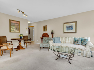 413 1327 E Keith Road, North Vancouver, BC, North Vancouver — Apartment/Condo for sale