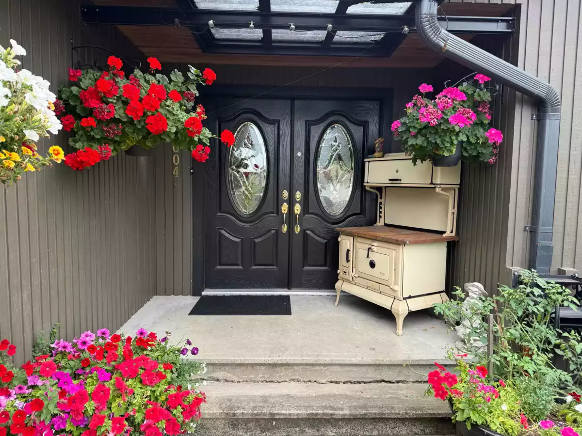 Dining Area Photo of 35004 Laburnum Avenue, Abbotsford, BC