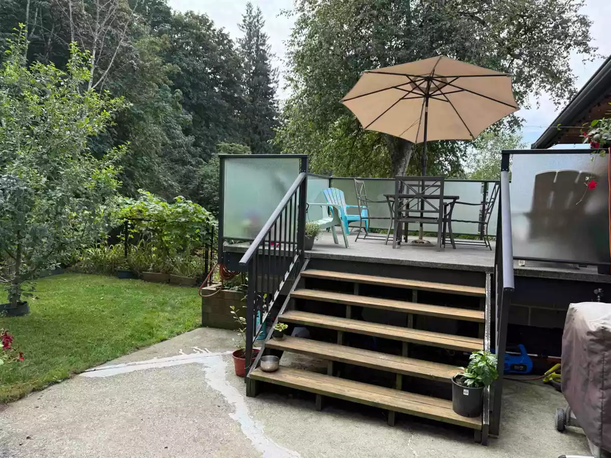 Living Room Photo of 35004 Laburnum Avenue, Abbotsford, BC