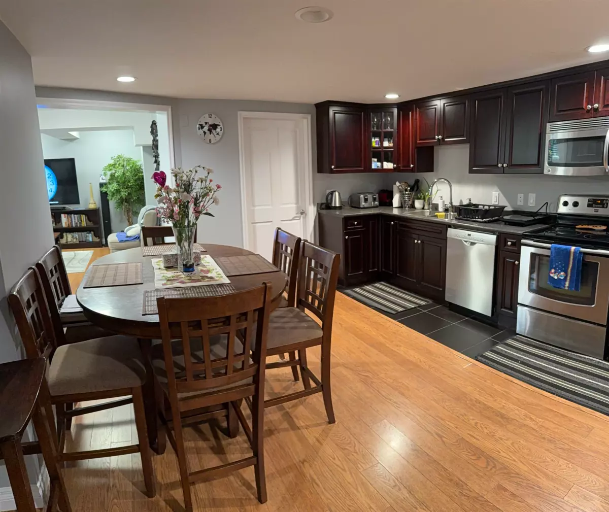 Outdoor Deck Photo of 35004 Laburnum Avenue, Abbotsford, BC