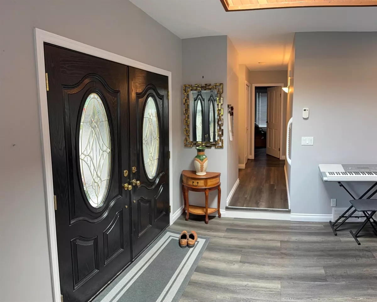 Powder Room Photo of 35004 Laburnum Avenue, Abbotsford, BC