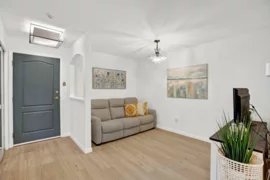 204 15298 20 Avenue, Surrey, BC