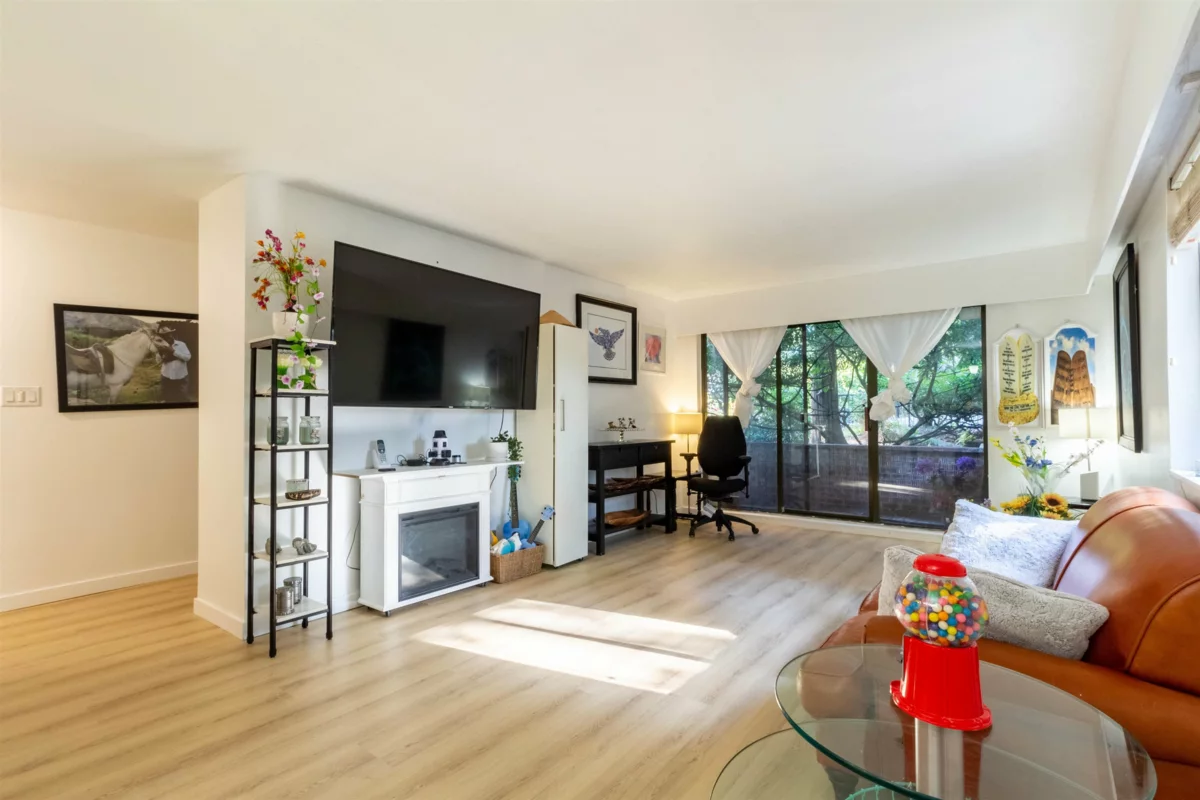 Breakfast Nook Photo of 106 7428 19th Avenue, Burnaby, BC