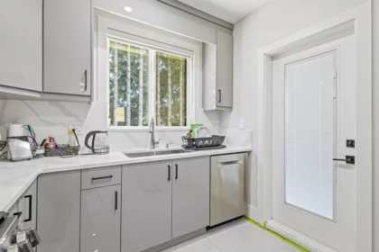 Guest Bathroom Photo of 2128 Oakridge Crescent, Abbotsford, BC