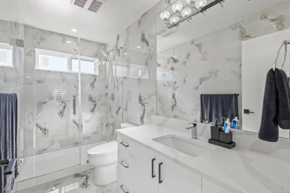 Hallway Photo of 2128 Oakridge Crescent, Abbotsford, BC