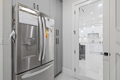 Powder Room Photo of 2128 Oakridge Crescent, Abbotsford, BC
