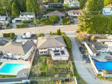 437 E 29th Street, North Vancouver, BC, North Vancouver — Single Family Residence for sale