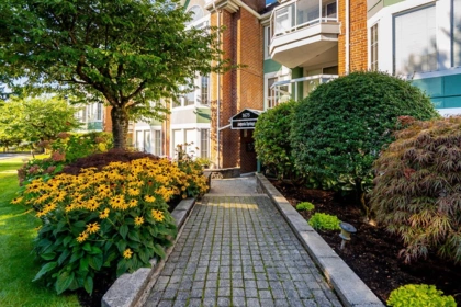 301 1675 Augusta Avenue, Burnaby, BC, Burnaby — Apartment/Condo for sale