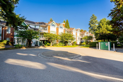301 1675 Augusta Avenue, Burnaby, BC, Burnaby — Apartment/Condo for sale
