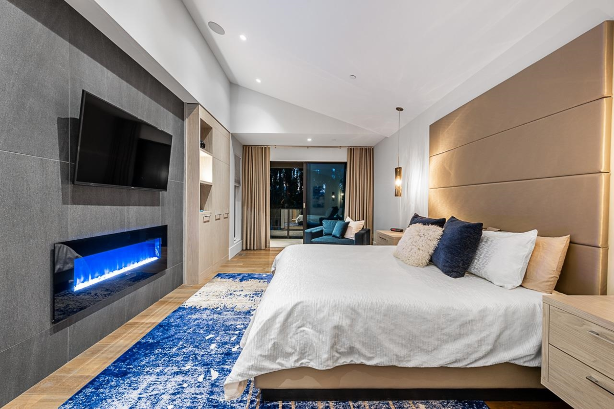 Basement Recreation Room Photo of 1877 126 Street, Surrey, BC