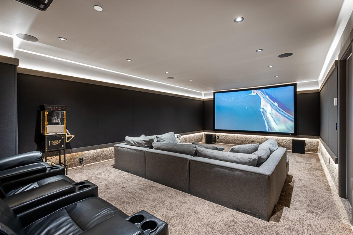 Swimming Pool Photo of 1877 126 Street, Surrey, BC