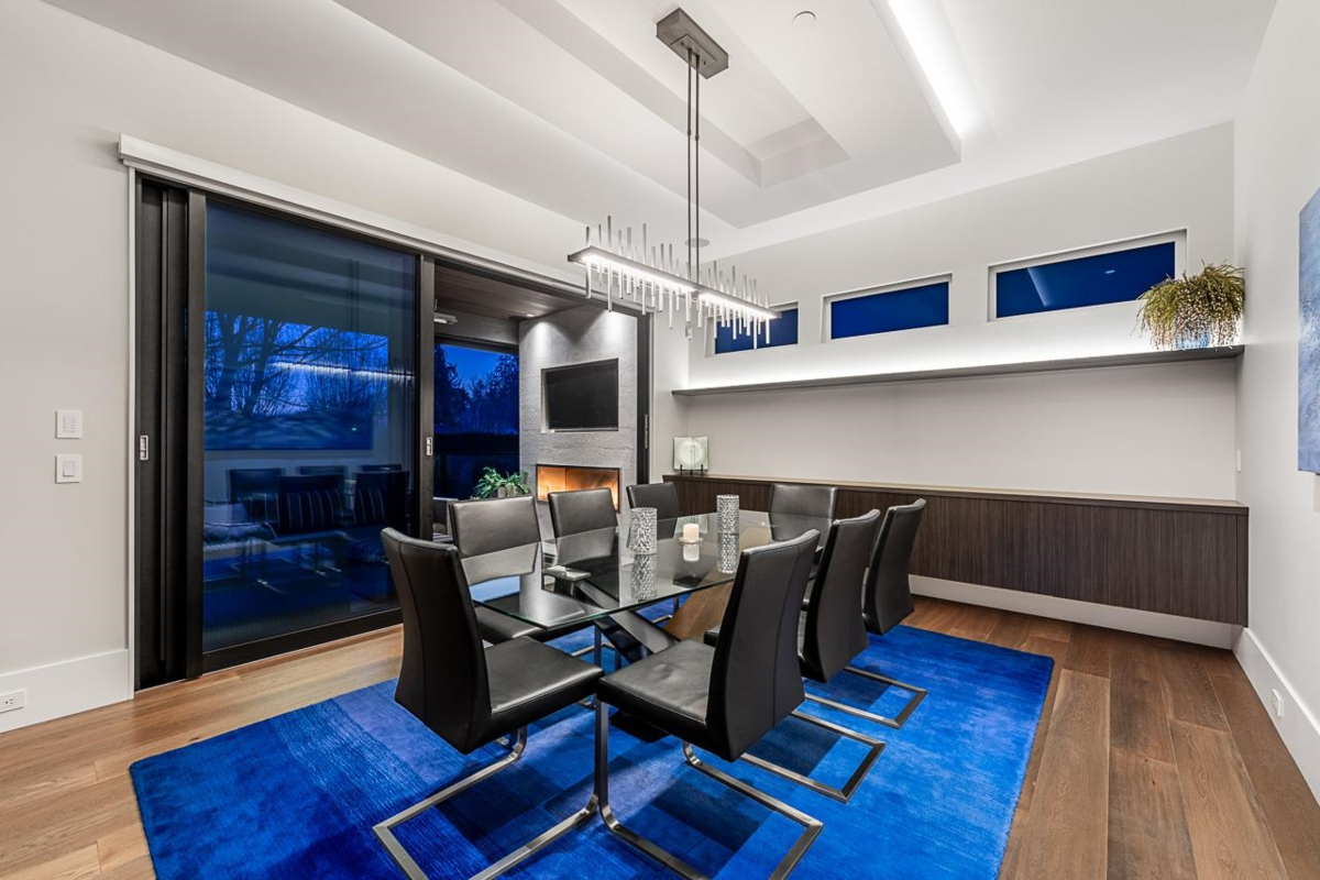 Walk-In Closet Photo of 1877 126 Street, Surrey, BC