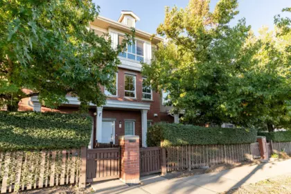 4 19505 68a Avenue, Surrey, BC, Surrey — Townhouse for sale