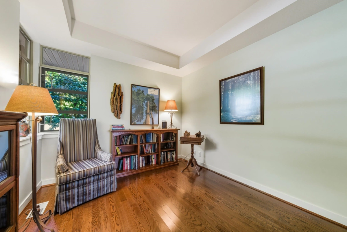 Hallway Photo of 8519 Seascape Drive, West Vancouver, BC