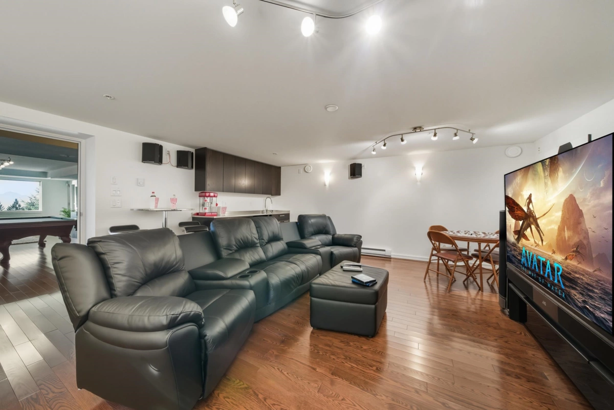 Hot Tub / Spa Photo of 8519 Seascape Drive, West Vancouver, BC