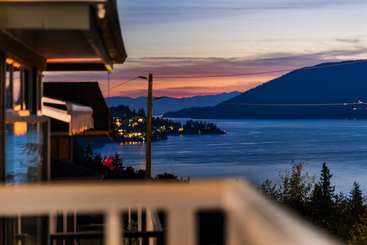 Office / Den Photo of 8519 Seascape Drive, West Vancouver, BC