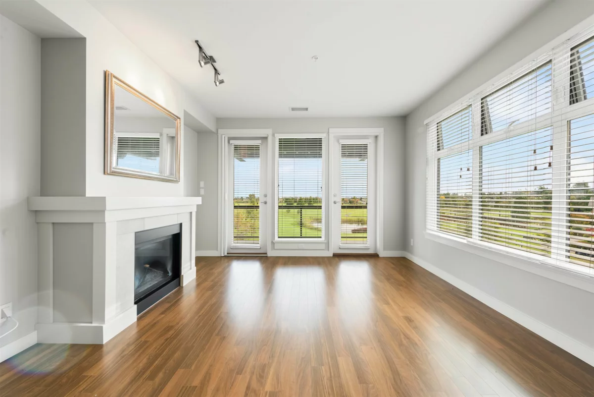 Kitchen Island Photo of 307 5099 Springs Boulevard, Delta, BC