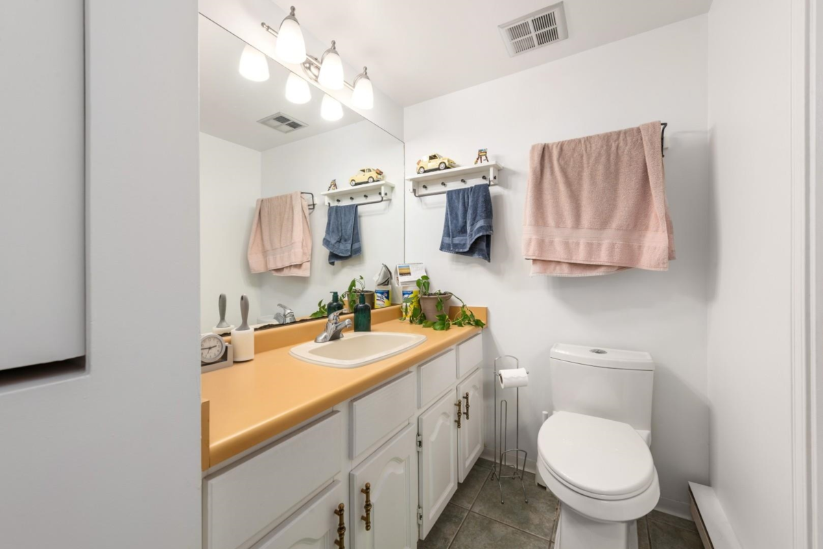 Basement Recreation Room Photo of 3 6771 Cooney Road, Richmond, BC