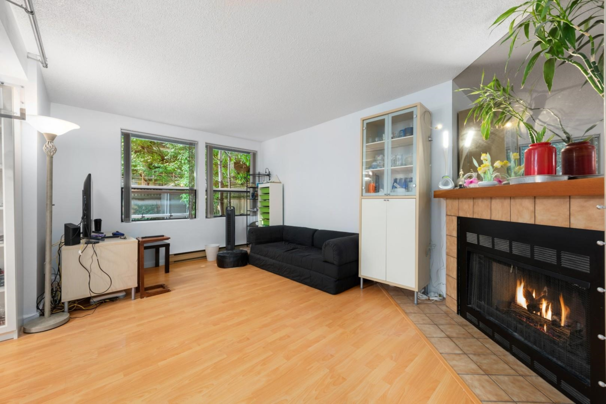Dining Area Photo of 3 6771 Cooney Road, Richmond, BC