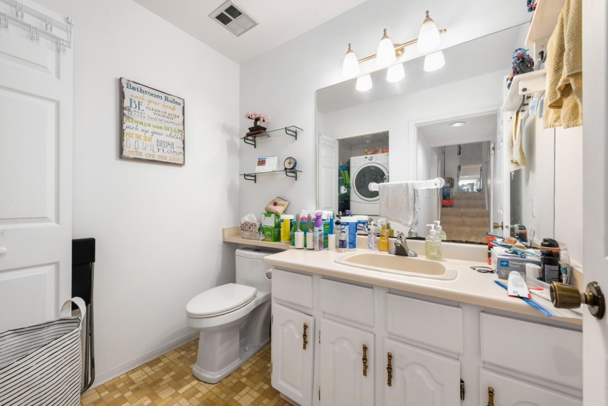 Entry Foyer Photo of 3 6771 Cooney Road, Richmond, BC