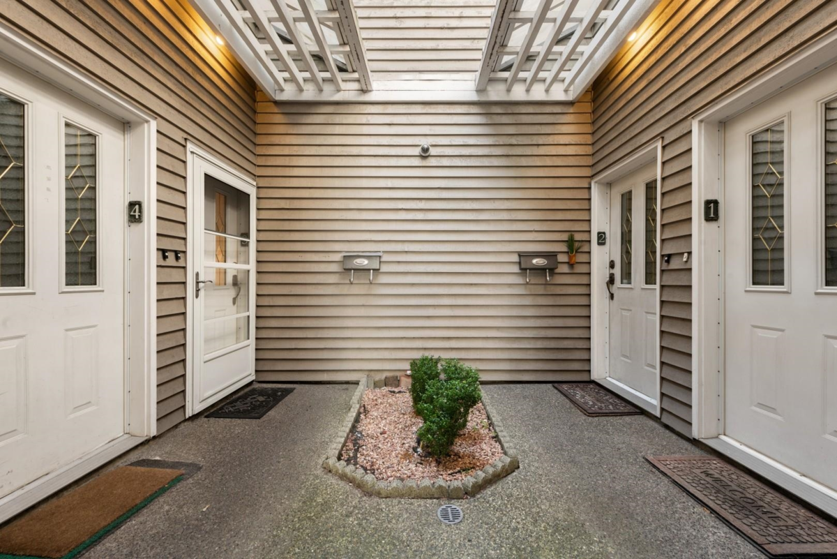 Outdoor Patio Photo of 3 6771 Cooney Road, Richmond, BC