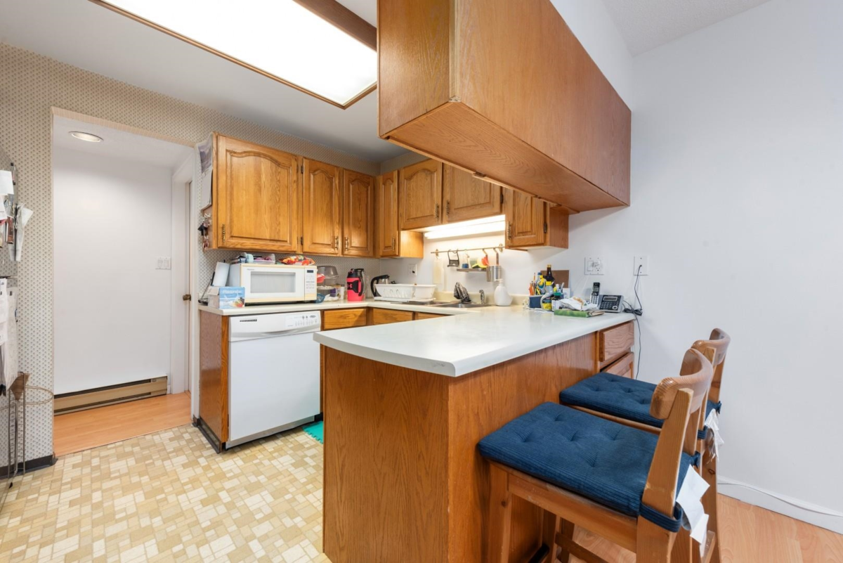 Primary Bedroom Photo of 3 6771 Cooney Road, Richmond, BC