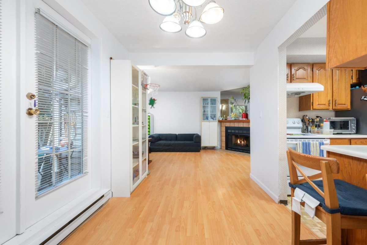 Staircase Photo of 3 6771 Cooney Road, Richmond, BC