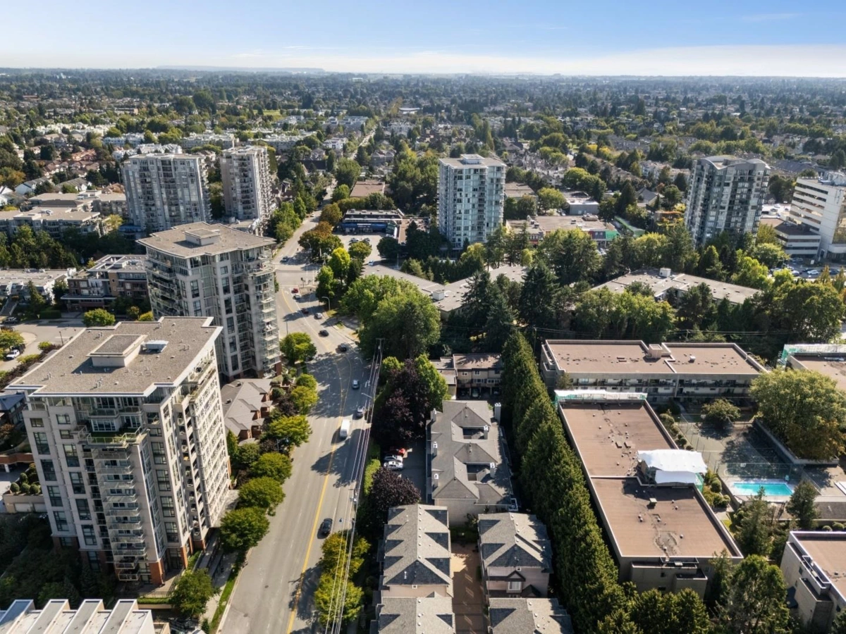 Swimming Pool Photo of 3 6771 Cooney Road, Richmond, BC