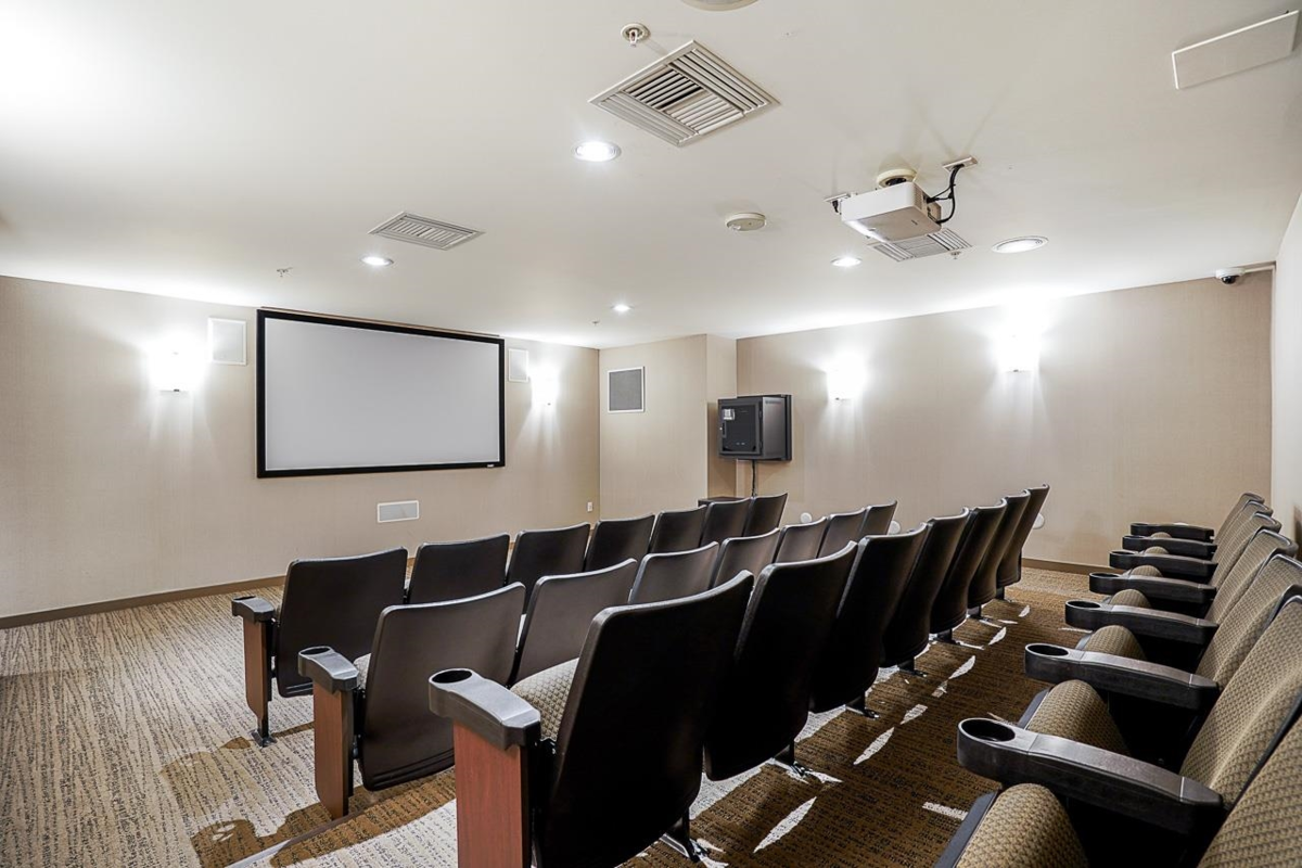 Neighborhood Park Photo Near 1207 33 Smithe Street, Vancouver, BC