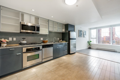 1207 33 Smithe Street, Vancouver, BC, Vancouver — Apartment/Condo for sale
