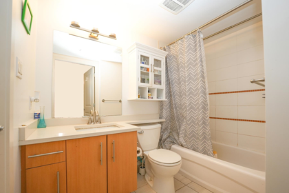 Primary Bathroom Photo of 1808 3660 Vanness Avenue, Vancouver, BC