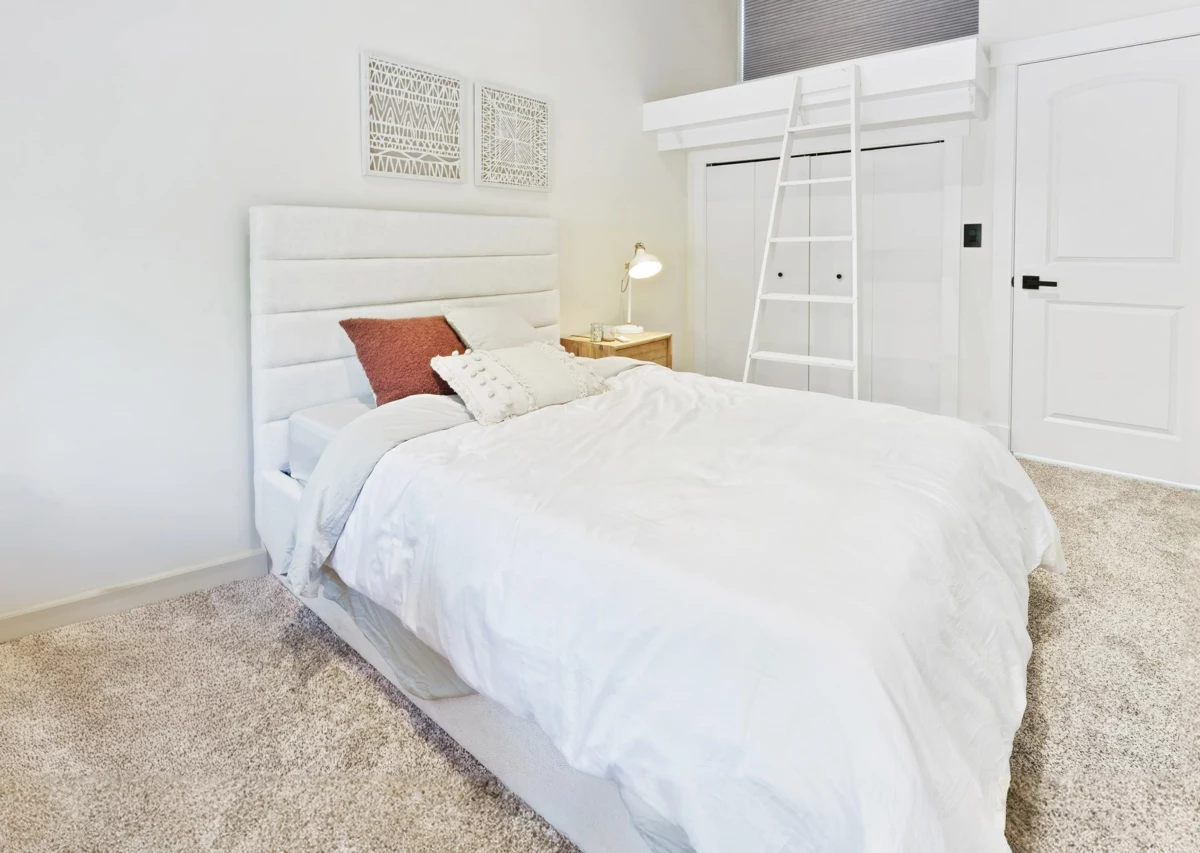 Hot Tub / Spa Photo of 25011 Ferguson Avenue, Maple Ridge, BC