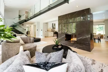 Entry Foyer Photo of 25011 Ferguson Avenue, Maple Ridge, BC