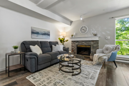 202 14980 101a Avenue, Surrey, BC, Surrey — Apartment/Condo for sale