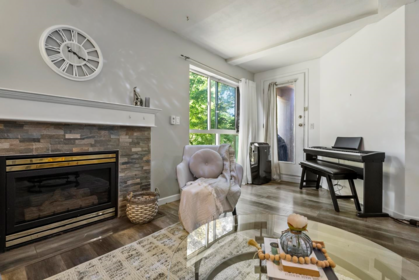 202 14980 101a Avenue, Surrey, BC, Surrey — Apartment/Condo for sale