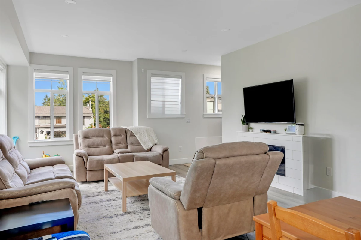 Breakfast Nook Photo of 19 17528 60 Avenue, Surrey, BC