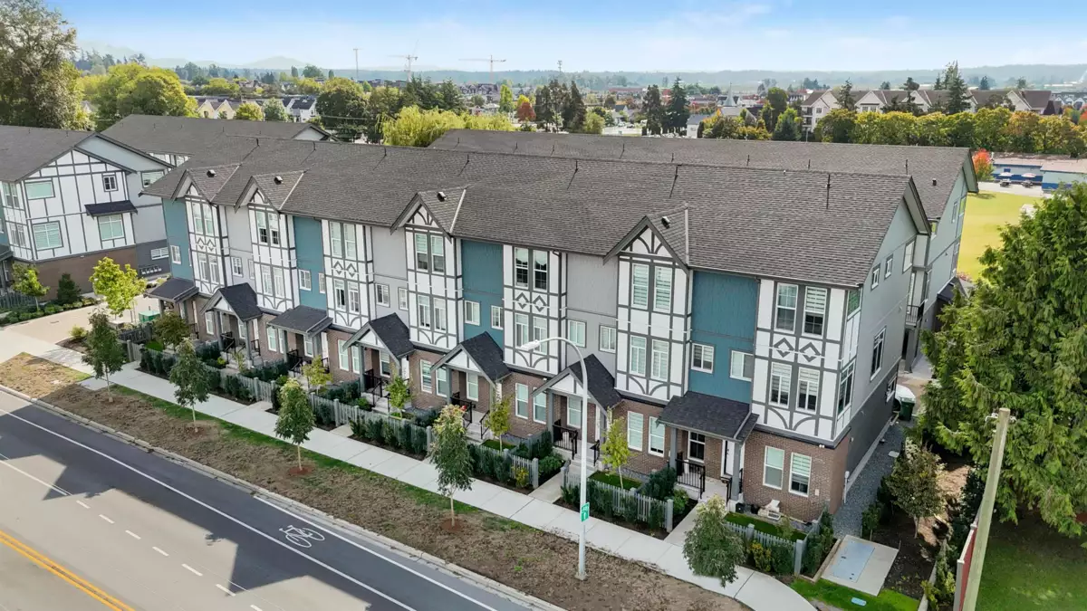 Entry Foyer Photo of 19 17528 60 Avenue, Surrey, BC