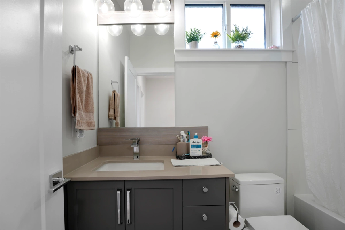 Laundry Room Photo of 19 17528 60 Avenue, Surrey, BC