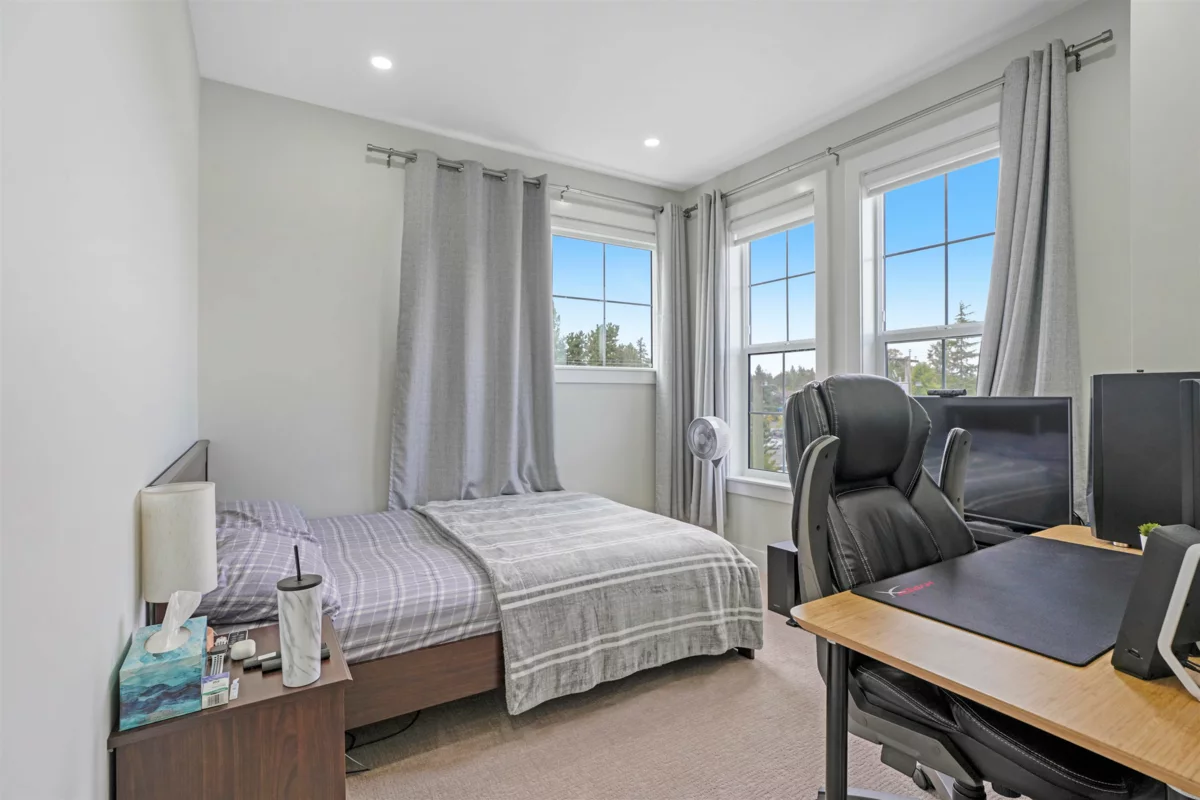 Primary Bathroom Photo of 19 17528 60 Avenue, Surrey, BC