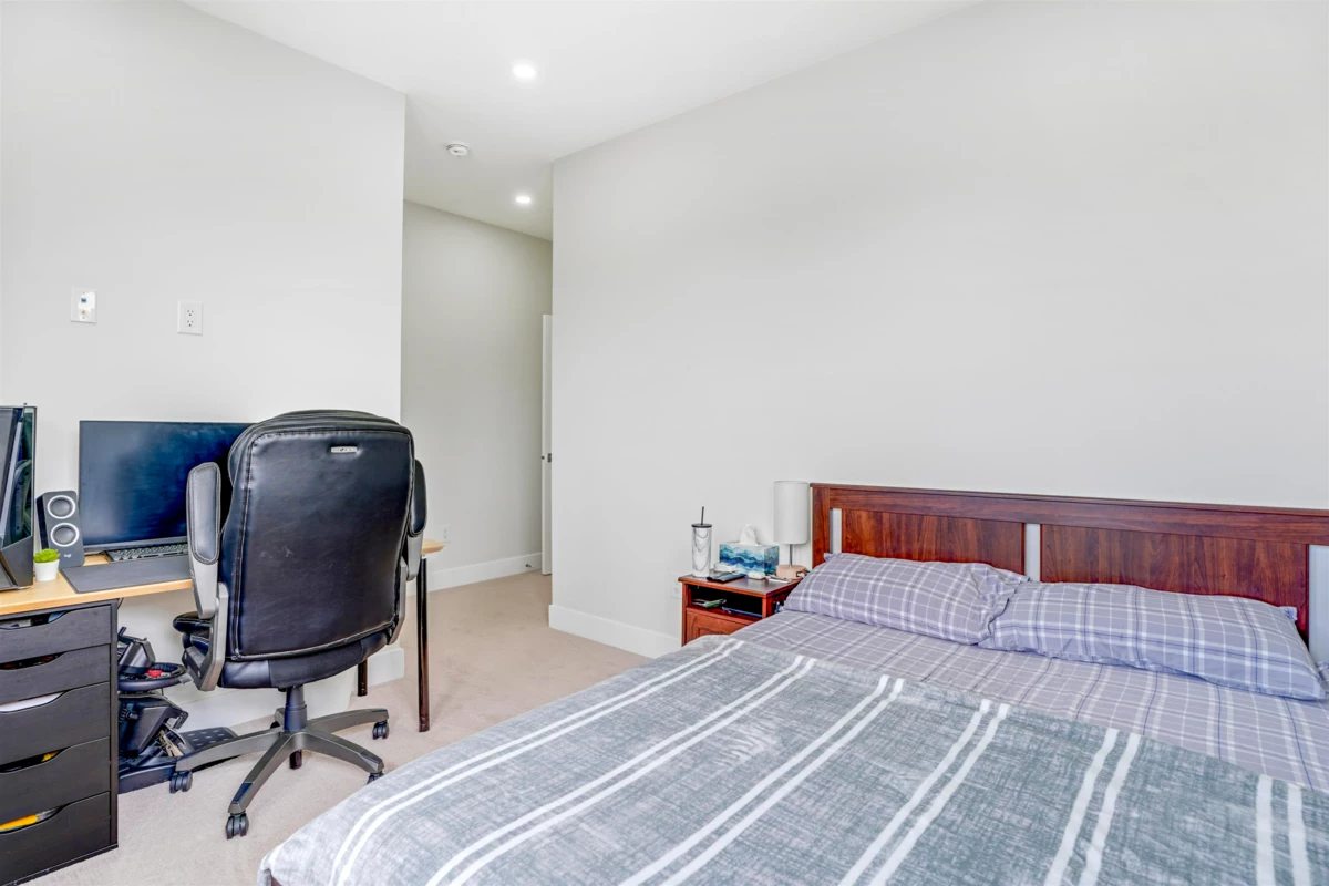 Walk-In Closet Photo of 19 17528 60 Avenue, Surrey, BC