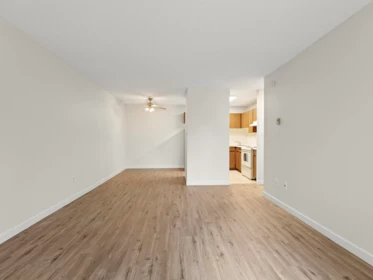 202 8760 Westminster Highway, Richmond, BC, Richmond — Apartment/Condo for sale