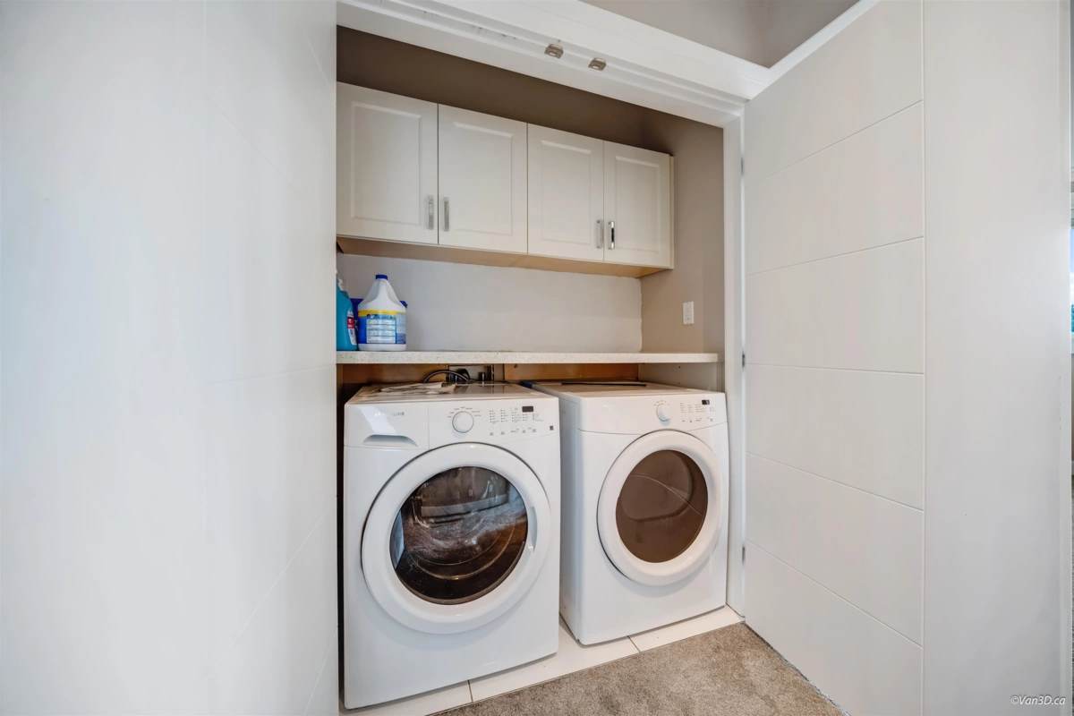 Backyard Photo of 3 1426 Finlay Street, White Rock, BC