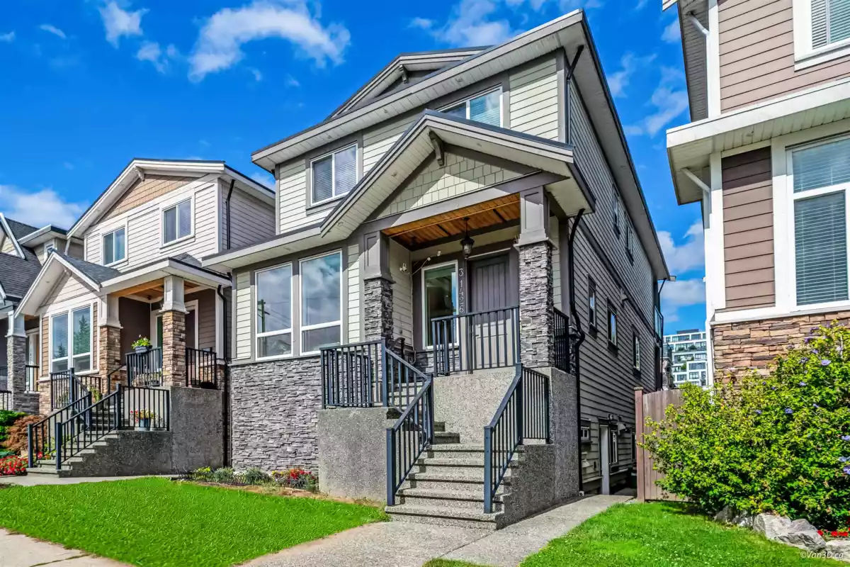 Community Amenities Photo (Clubhouse) of 3 1426 Finlay Street, White Rock, BC