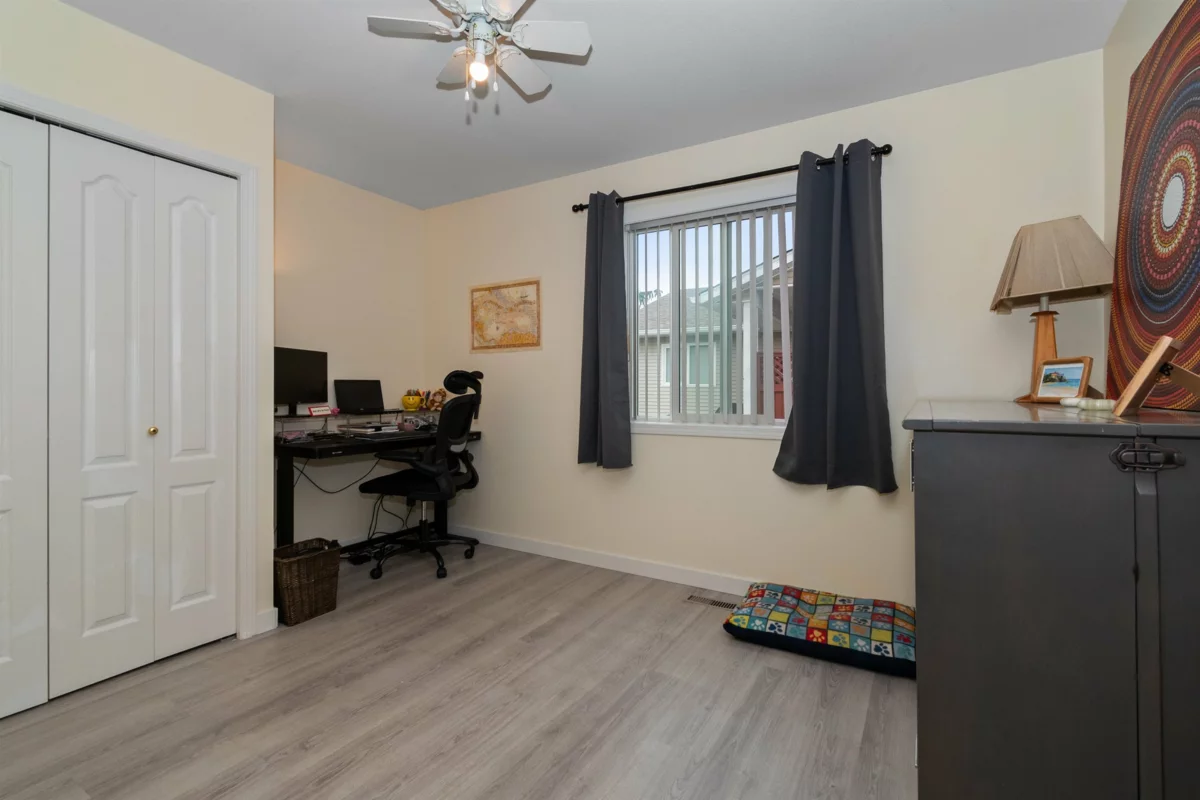 Bedroom 3 Photo of 33 45918 Knight Road, Chilliwack, BC