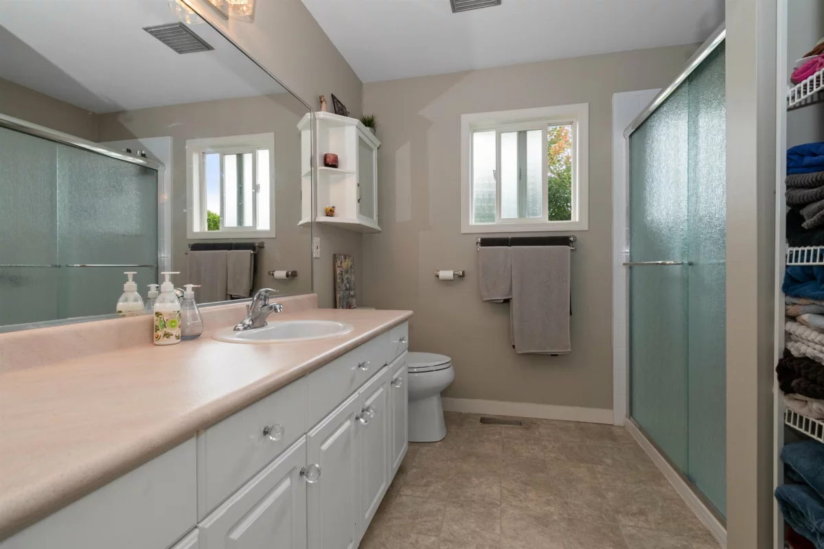 Bedroom 4 Photo of 33 45918 Knight Road, Chilliwack, BC