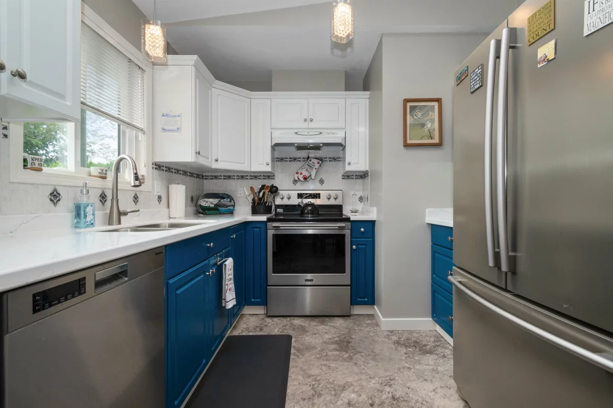 Breakfast Nook Photo of 33 45918 Knight Road, Chilliwack, BC