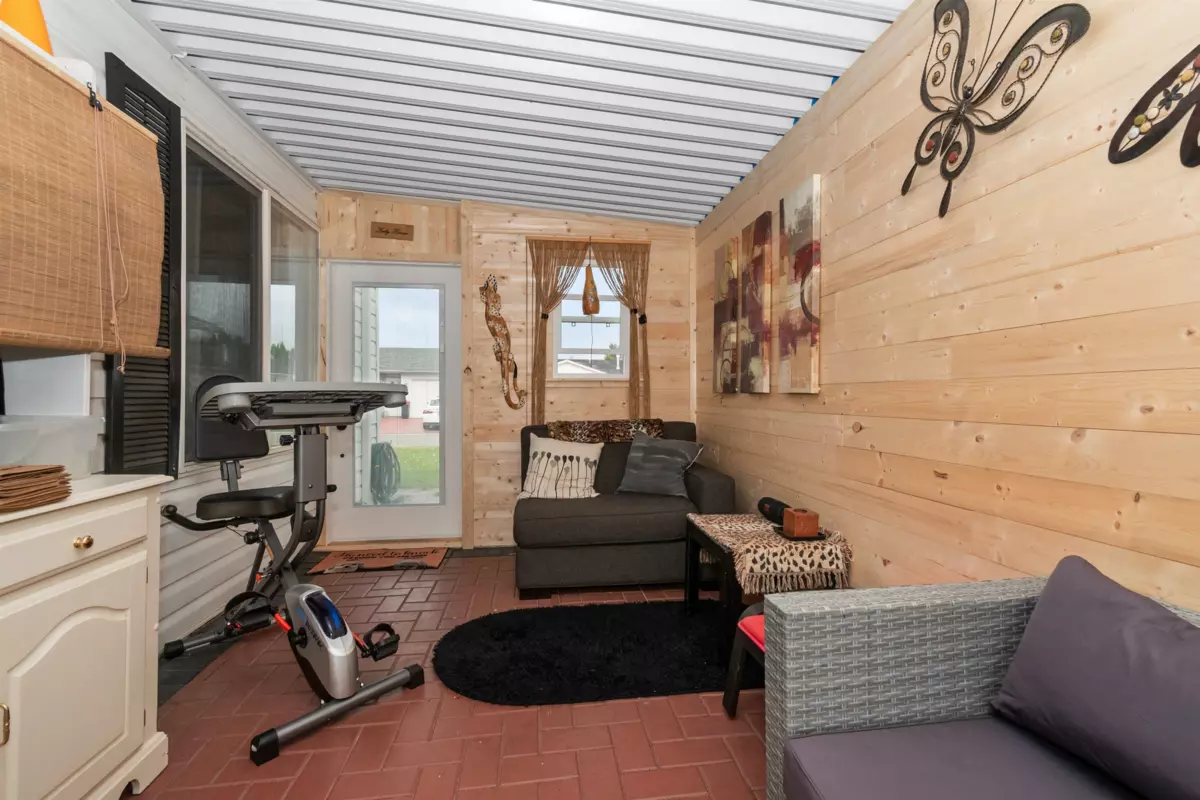 Guest Bathroom Photo of 33 45918 Knight Road, Chilliwack, BC