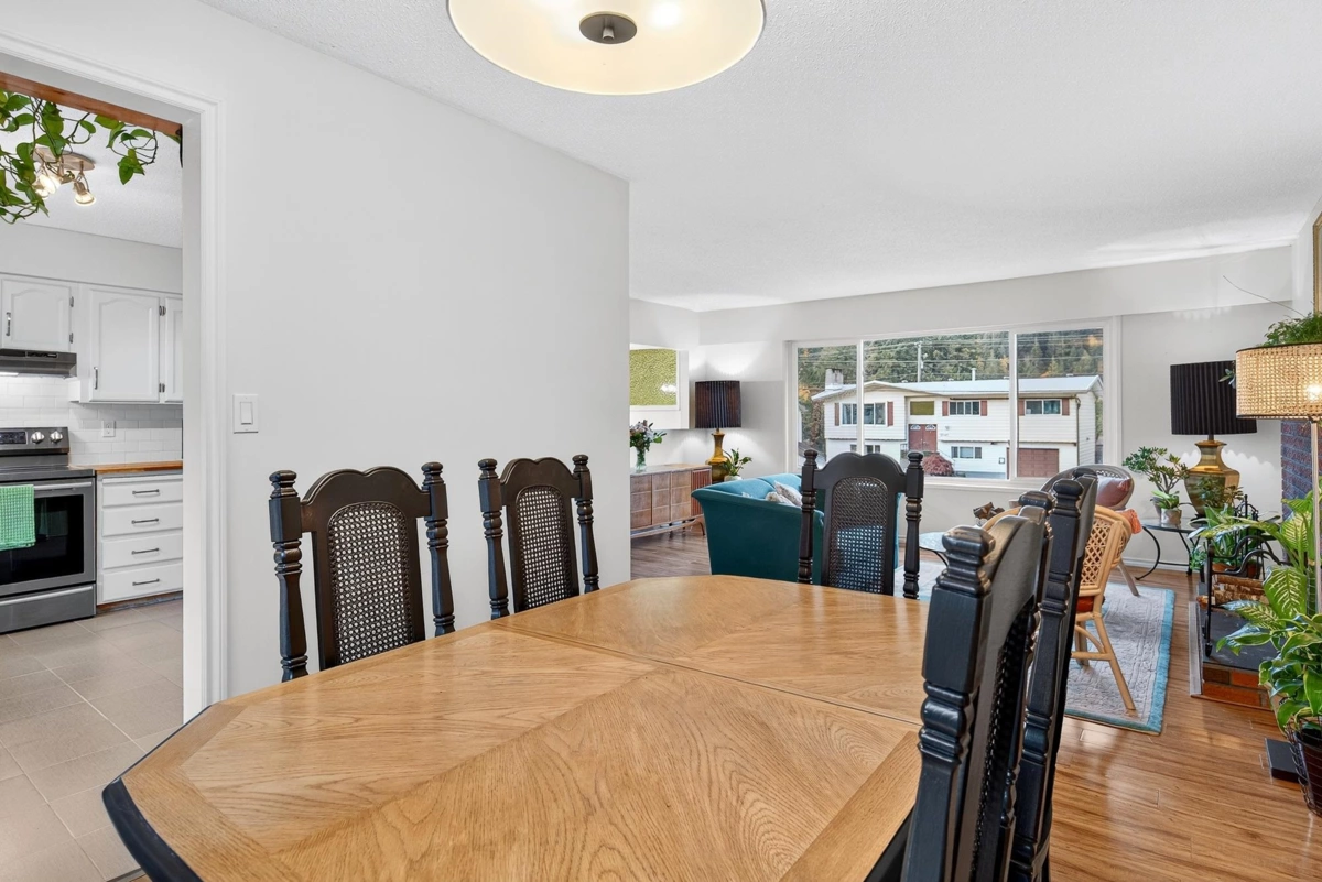 Breakfast Nook Photo of 65466 Skylark Drive, Hope, BC